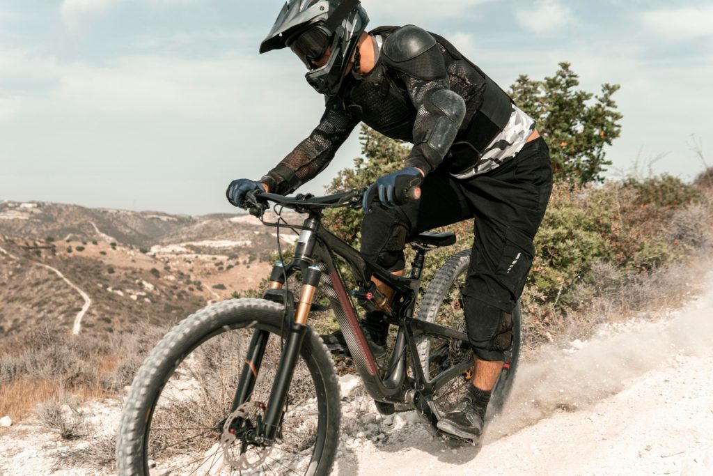 mtb kategorije downhill